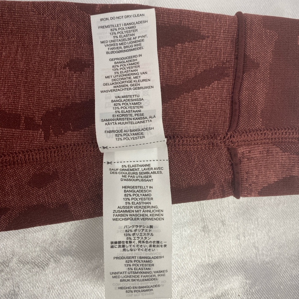 Gymshark Adapt Red Camo Seamless Leggings Small - Picture 5 of 6